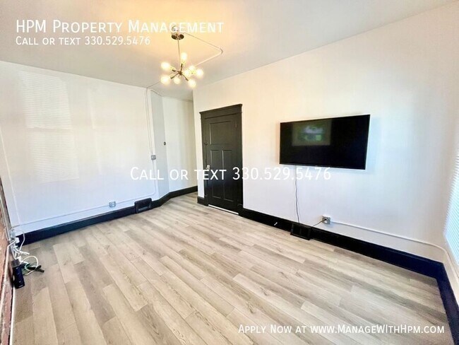 Building Photo - 1331 W 65th St