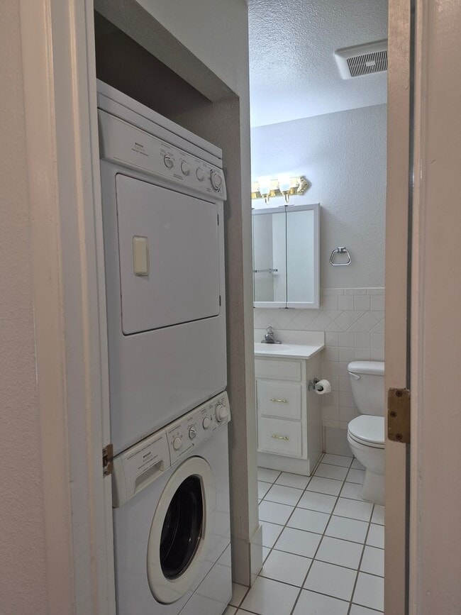 Building Photo - AFFORDABLE!!!