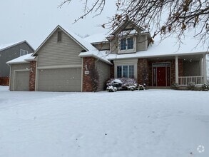 Building Photo - Wonderful Fox Chase home with fantastic sp...
