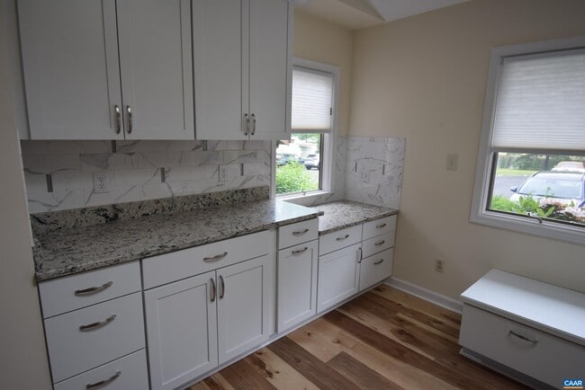 Building Photo - B3 Marina Point