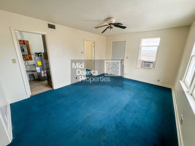 Building Photo - 216 W 12th Ave