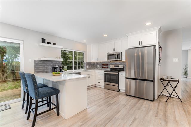 Building Photo - 1700 Delaford Cir
