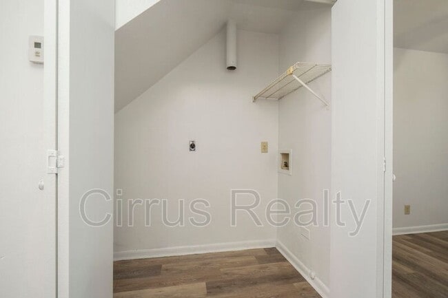 Building Photo - 2716 Peach St