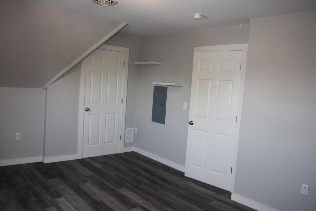 Bedroom6 - 2909 N Farwell Ave