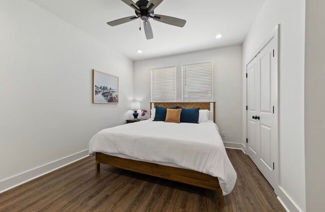 Building Photo - FOR RENT in LAFAYETTE!