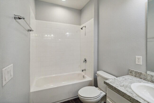 Building Photo - 618 Fortanini Cir