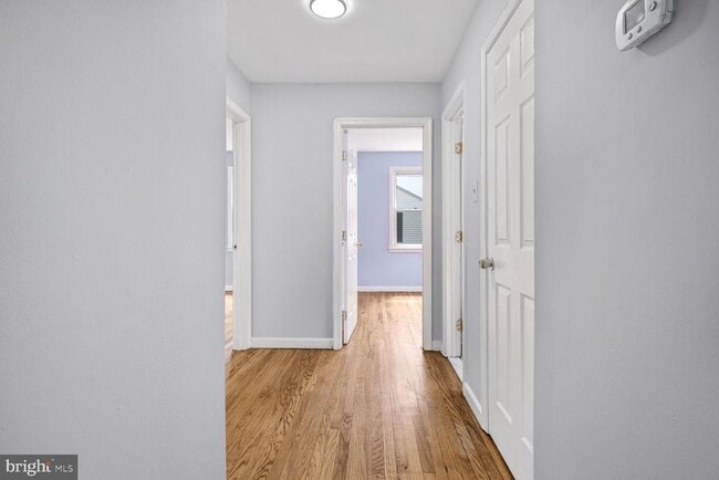 Building Photo - 1606 Crawford Dr