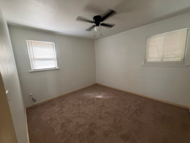 Building Photo - 512 NW Glendale Dr