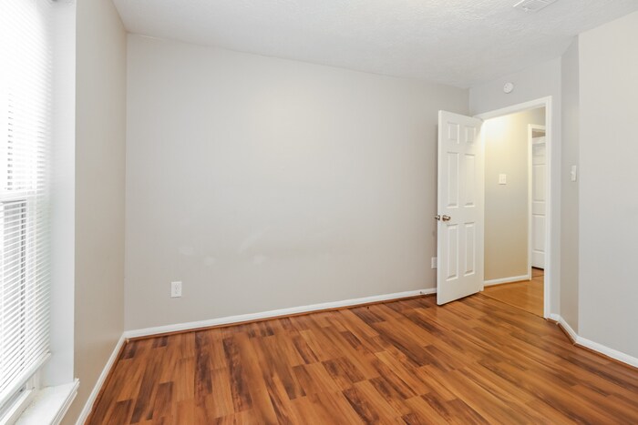 Building Photo - 1206 Caraquet Dr