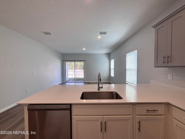 Building Photo - 694 Holly Lks Dr