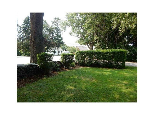 Building Photo - 1785 W Main Rd