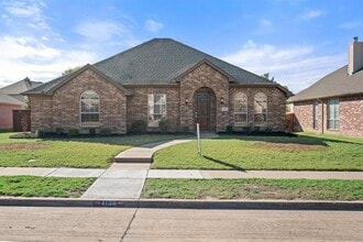 Building Photo - 4136 Greenfield Dr