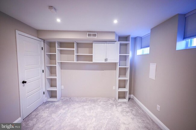 Building Photo - 3013 Elliott St