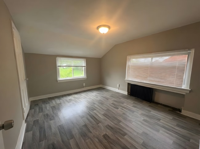 Building Photo - 3 Bed/1 Bath Single Family Home in Clairton