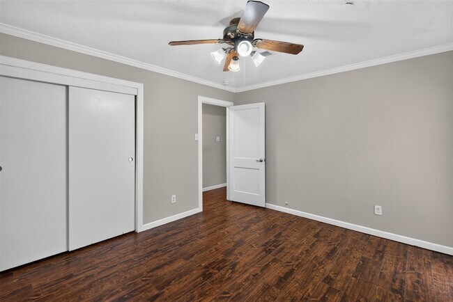 Building Photo - 5418 Grand Lake St