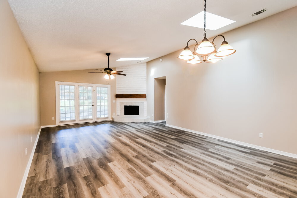Building Photo - 4357 Lake Woodbourne Dr S