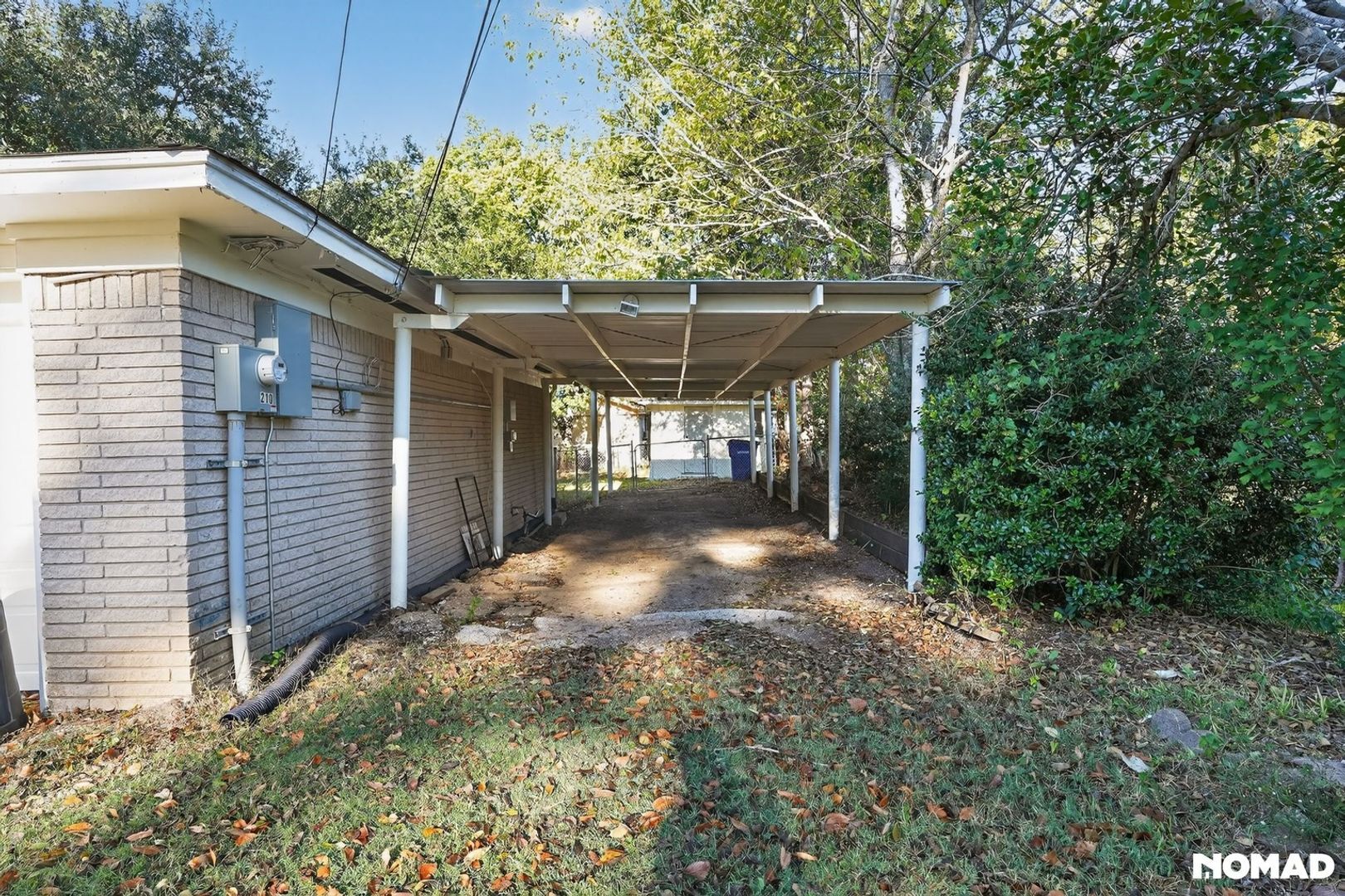 Building Photo - 210 Mize St