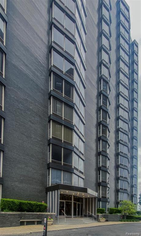 Building Photo - 8200 E Jefferson Ave