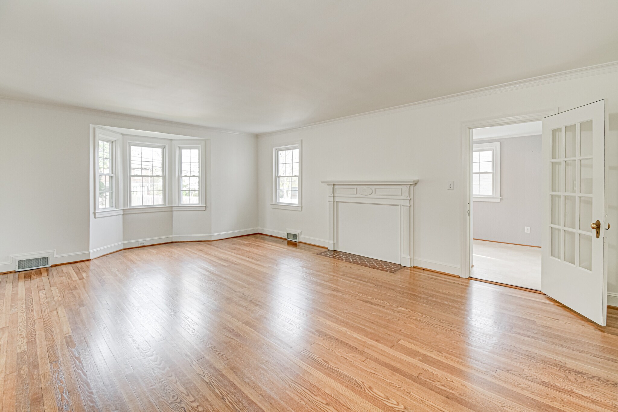 Building Photo - 1612 W 1st St