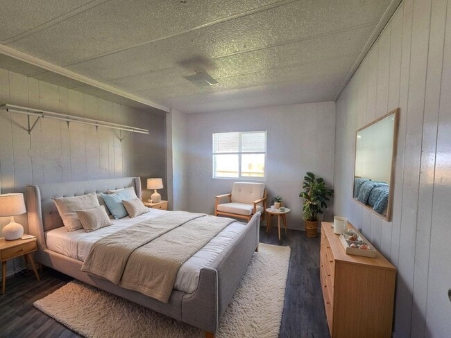 Building Photo - 2097 Castle Ave