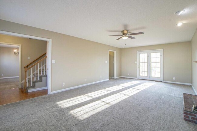 Building Photo - 3417 E Henderson Way