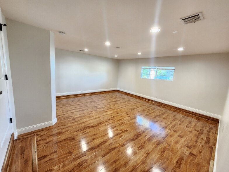 Building Photo - 13132 Hartland St