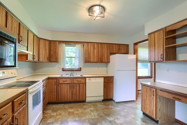Building Photo - 4912 Follins Ct