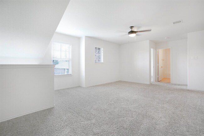 Building Photo - 166 Meadow Grove Dr