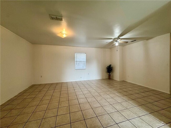 Building Photo - 18 S 20th Ave