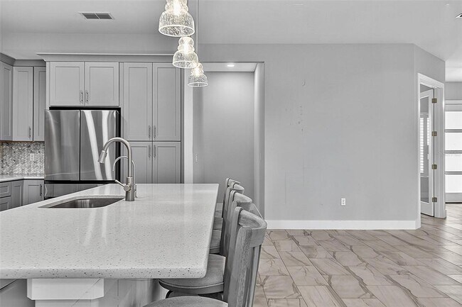 Building Photo - 70 Bannbury Ln