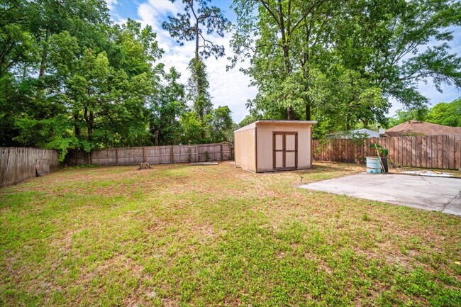 Building Photo - Charming 3-Bedroom, 2-bathroom Gem Awaits!