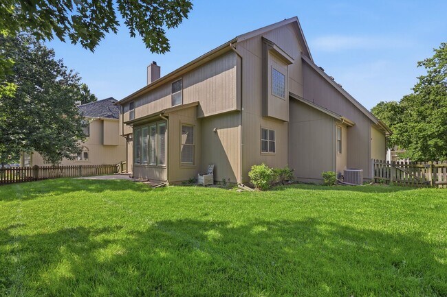 Building Photo - Luxury, Location & Lifestyle—All in One! Executive Home w/ Community Pool