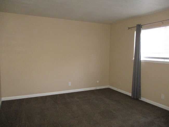 Building Photo - 8158 Kelton Dr