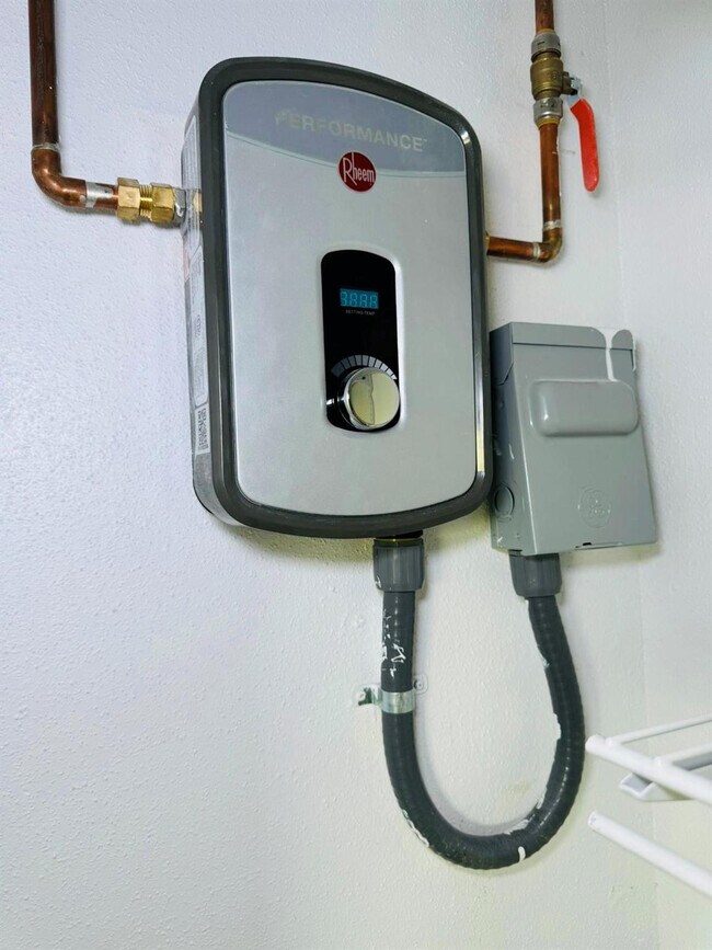 Building Photo - 364 Flanders Dr