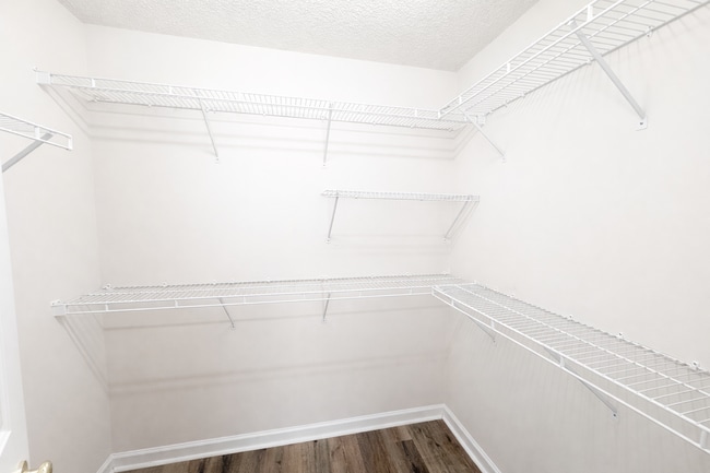 Building Photo - Spacious Home with Open Layout in Prime Johns Creek Location