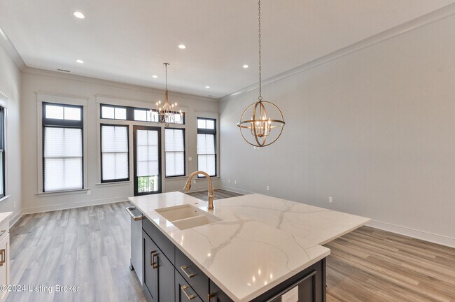 Building Photo - 10504 Meeting St