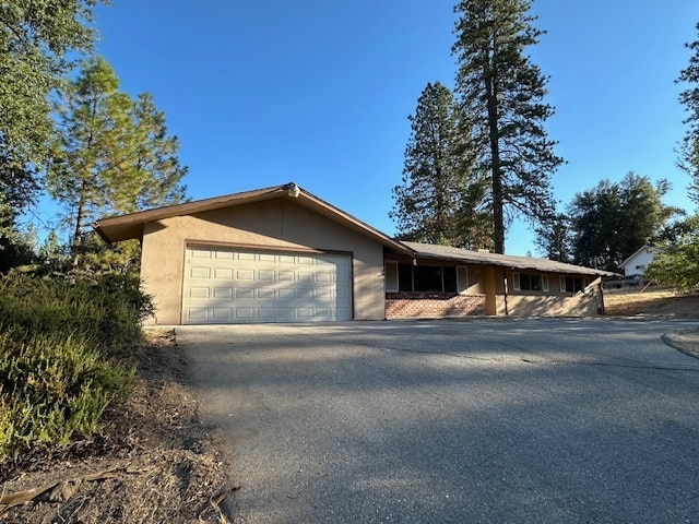 Building Photo - 45559 N Oakview Dr