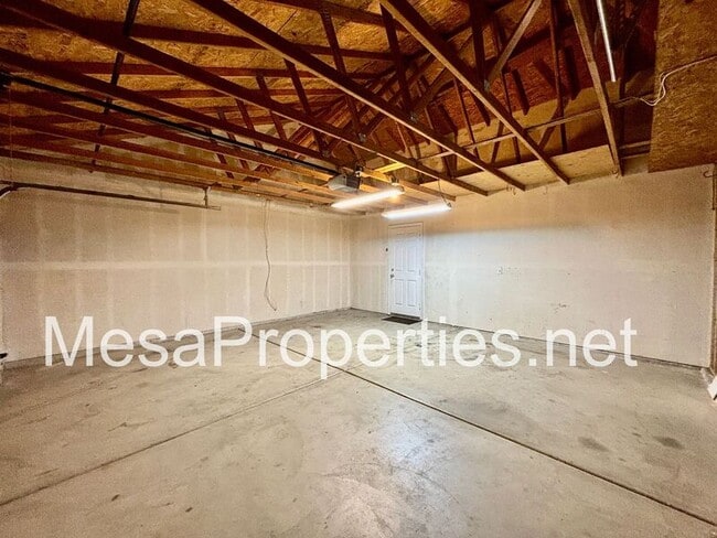 Building Photo - 16814 Cactus St