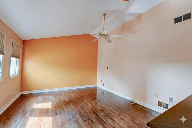 Building Photo - 816 Topsail Ln