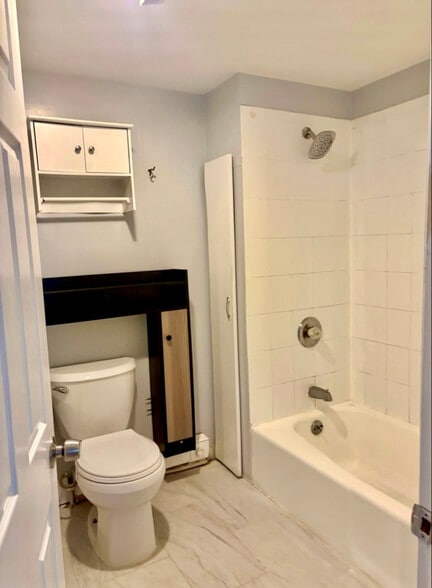 Building Photo - 291 Lexington St