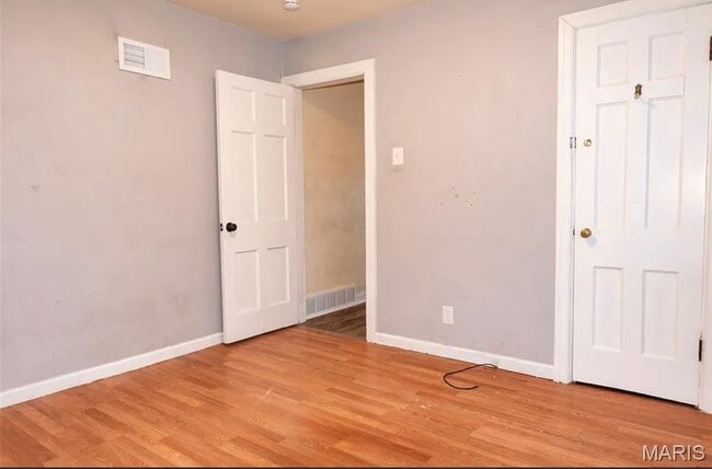 Building Photo - 324 N Dade Ave