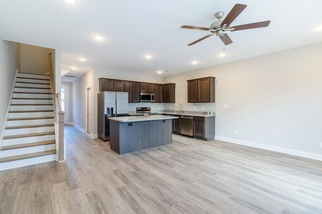 Building Photo - 4860 Ancient Glacier Ln