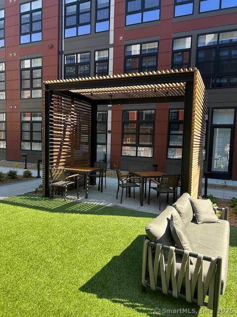 Building Photo - 711 Summer St