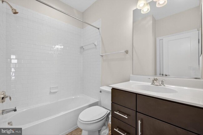Building Photo - 1446 Piccard Dr