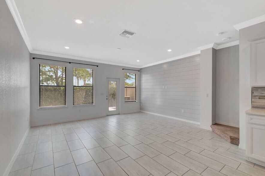 Building Photo - 2854 Bard St