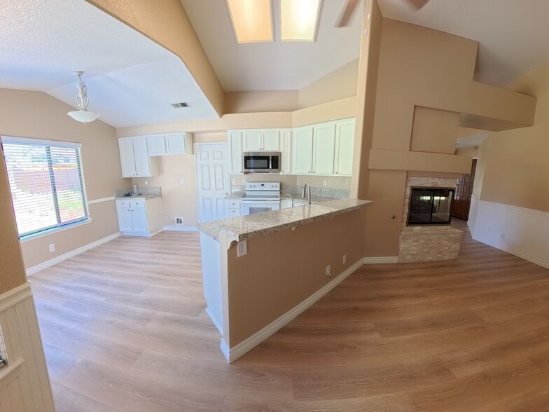 Building Photo - 30288 Mersey Ct