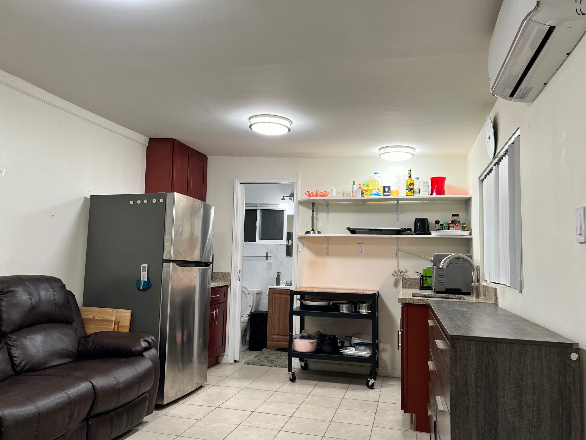 Building Photo - 1871 Peach Pl