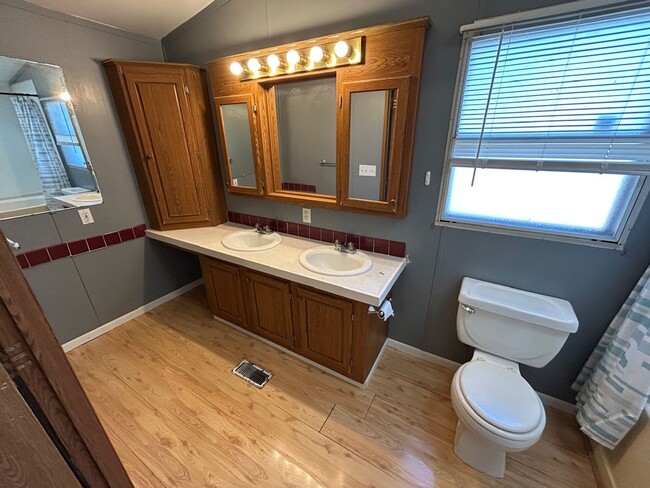 Building Photo - 3 Bed 2 Bath Mobile Home with Fenced Yard and Storage Shed