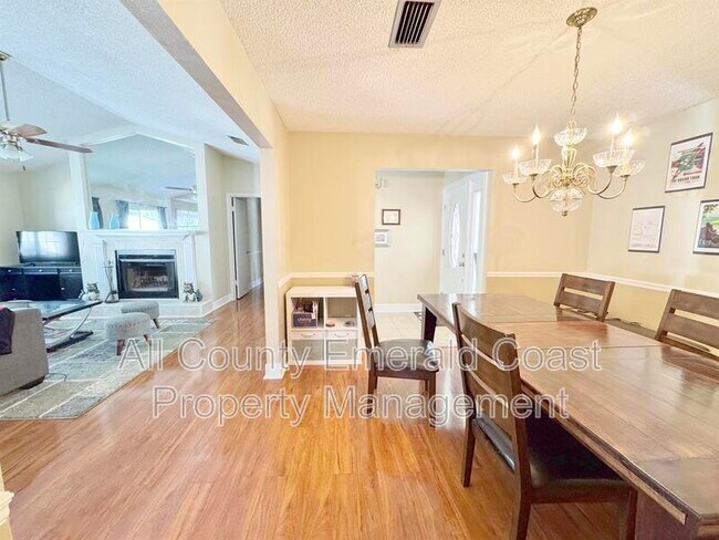 Building Photo - 1126 Bay Ct