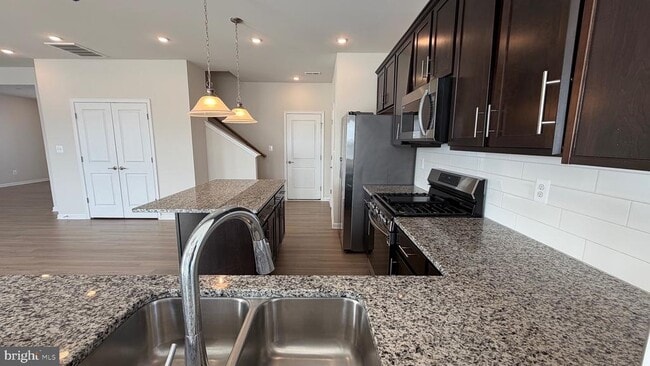 Building Photo - 35 Signal Knob Cottage Dr